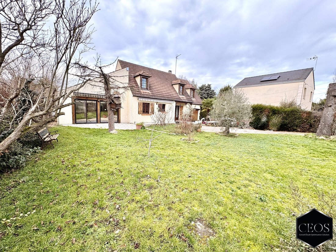 House in Montigny-les-Cormeilles, Ile-de-France, France 2 - 18729279