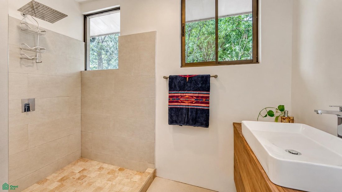 Condominio en Cinco Esquinas, San José, Costa Rica 2 - 18186645