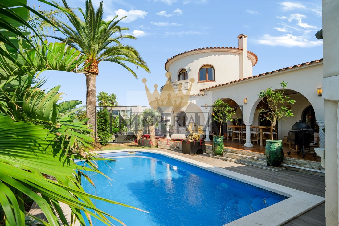 Maison à Empuriabrava, Catalogne, Espagne 1 - 18576431