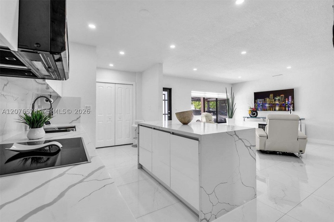 House in Hialeah, Florida, United States 3 - 18729800