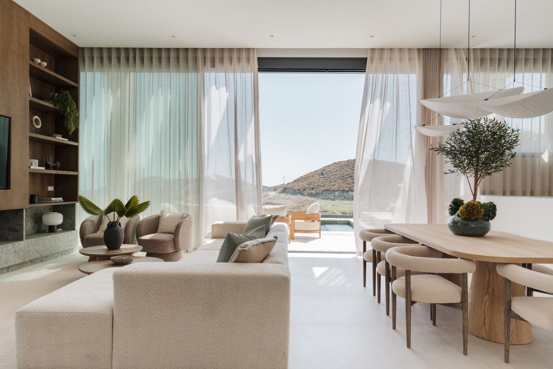 Villa in El Paraíso, Benahavis, Spain 1 - 18731034