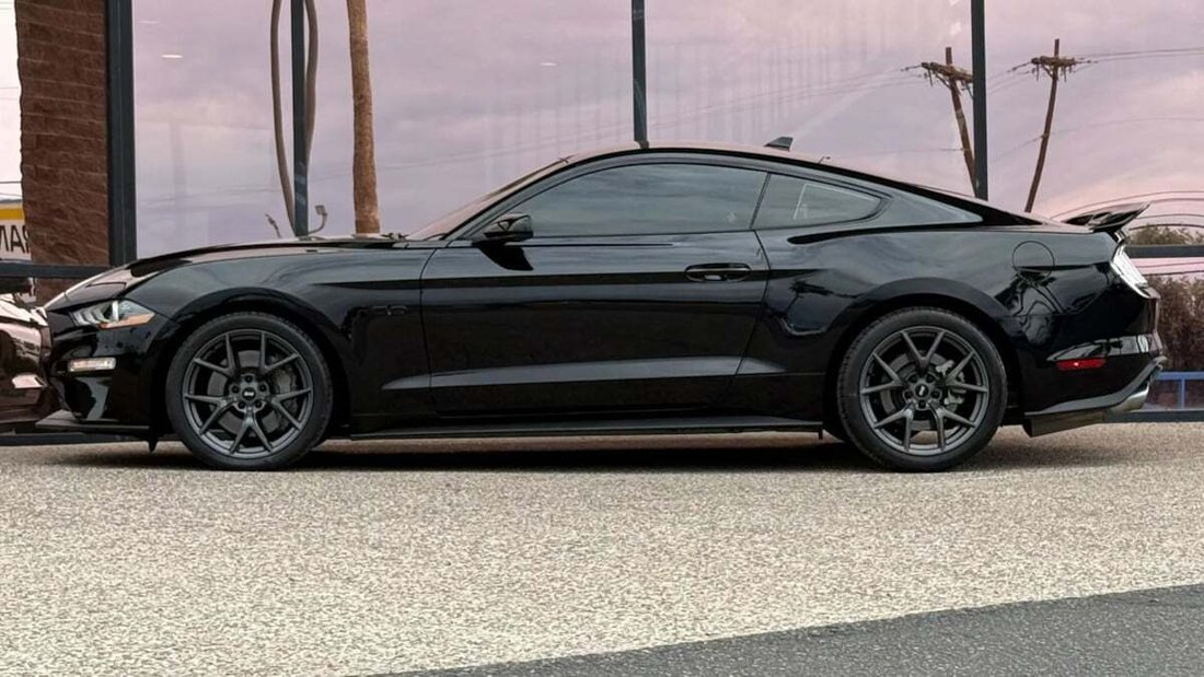 Coupe in Tucson, AZ, United States 5 - 18730558