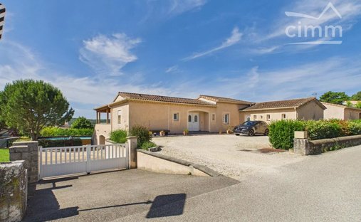 Estate in Chauzon, Auvergne-Rhône-Alpes, France 1