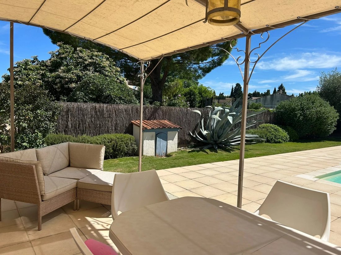 Casa en Fontvieille, Provenza-Alpes-Costa Azul, Francia 4 - 18730955