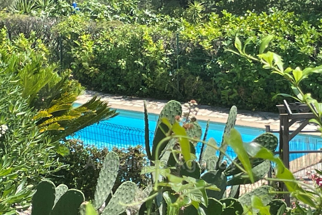 Villa a Le Rouret, Provenza-Alpi-Costa Azzurra, Francia 1 - 18730452