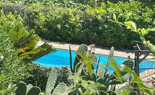 Villa en Le Rouret, Provenza-Alpes-Costa Azul, Francia 1