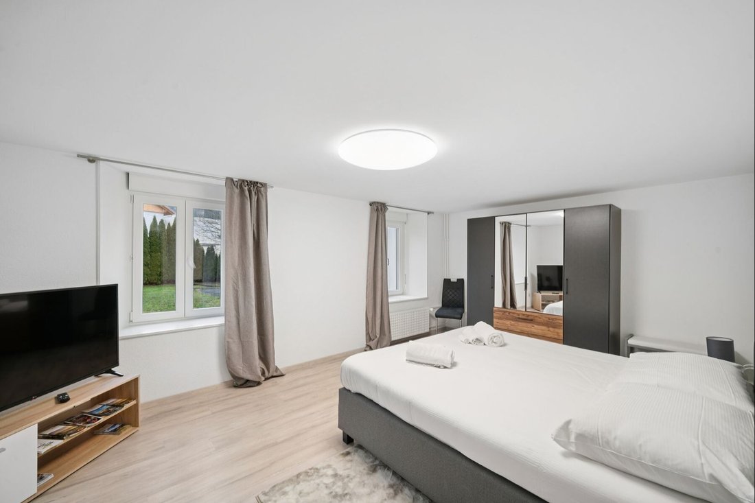 Casa a Val-de-Travers, Neuchâtel, Svizzera 2 - 18730592
