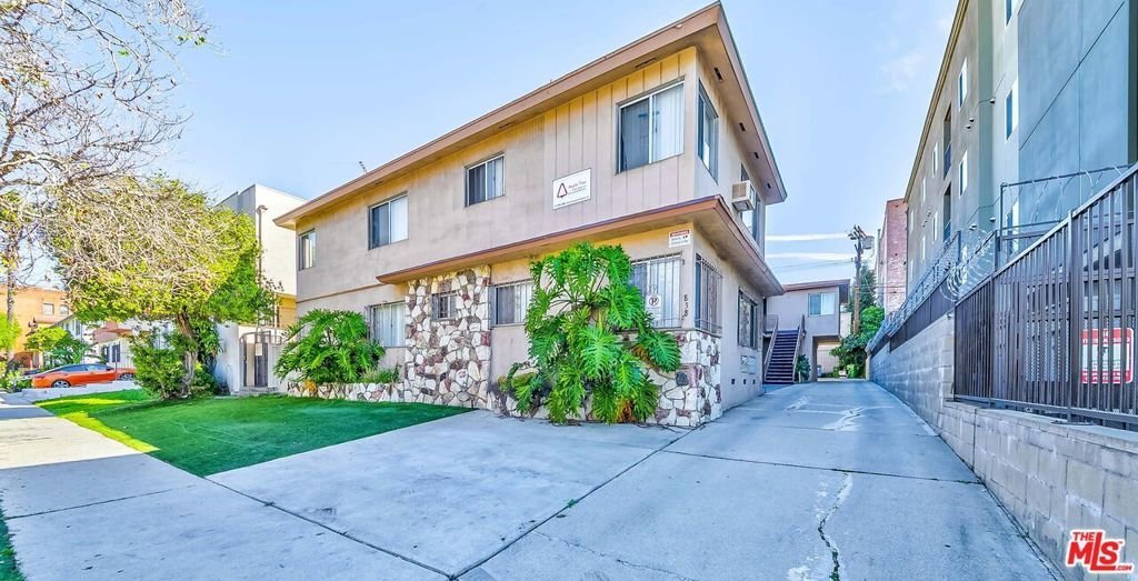 Los Angeles, California, United States 1 - 18729930