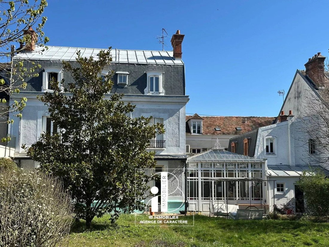 Casa en Fontainebleau, Isla de Francia, Francia 1 - 16327467