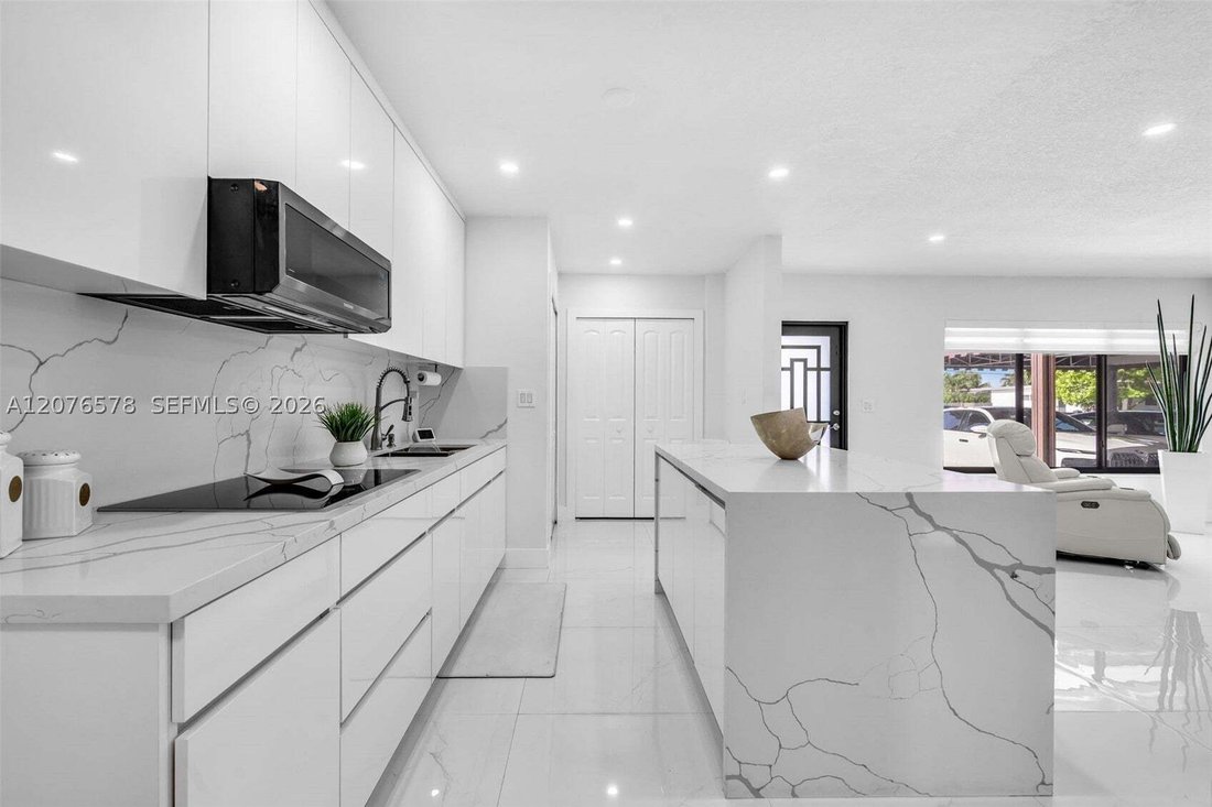 House in Hialeah, Florida, United States 4 - 18729800