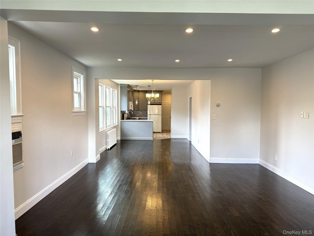 House in New York, New York, United States 2 - 17996009