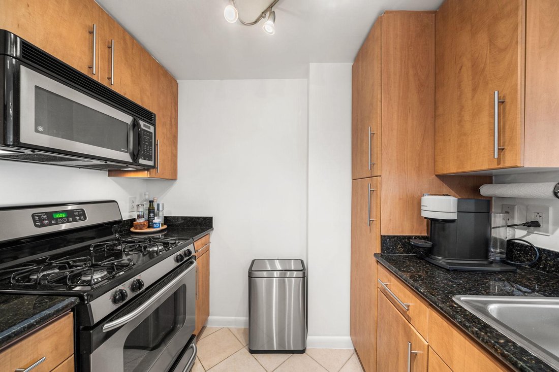 Condo in Arlington, Virginia, United States 4 - 18730580