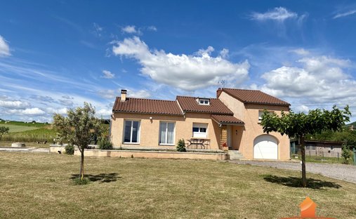 Villa in Liergues, Porte des Pierres Dorees, France 1