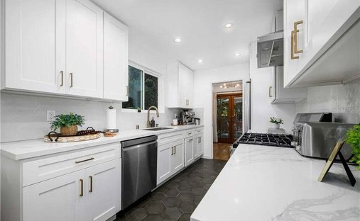 House in Signal Hill, California, United States 1