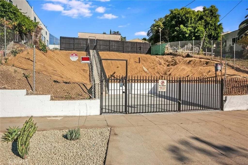 Townhouse in Los Angeles, California, United States 3 - 18730013
