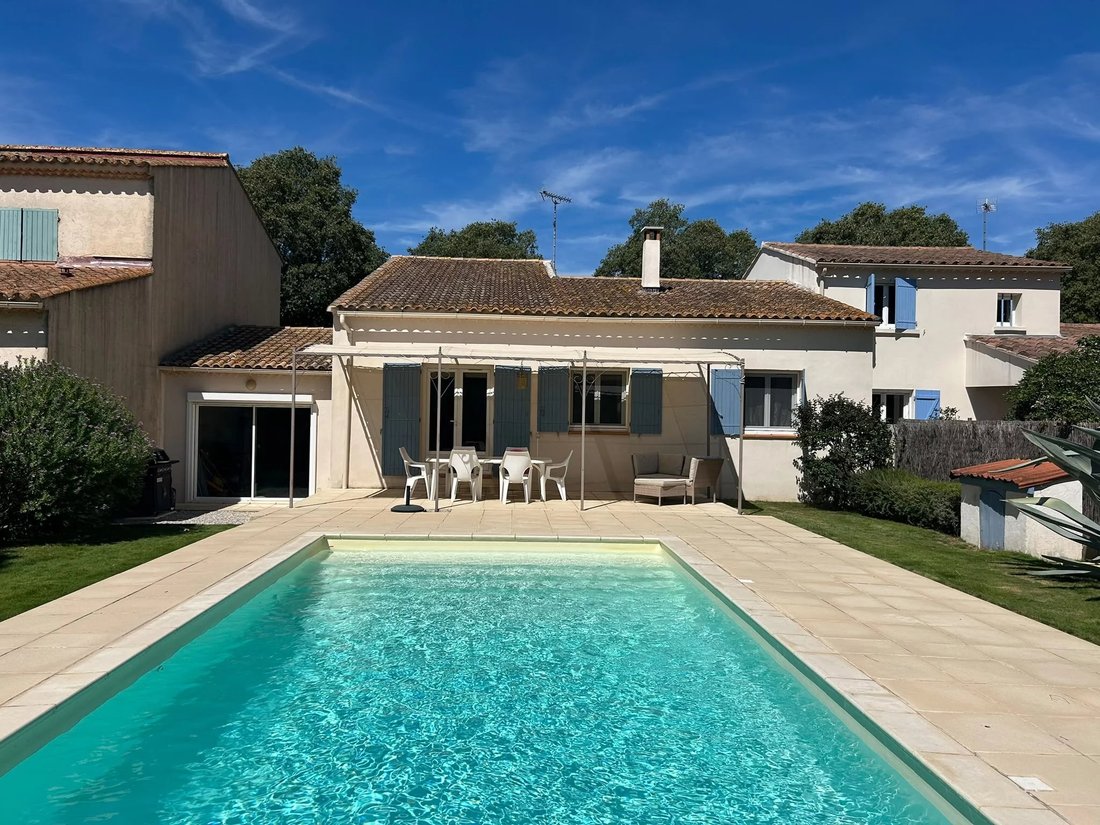 Casa en Fontvieille, Provenza-Alpes-Costa Azul, Francia 1 - 18730955