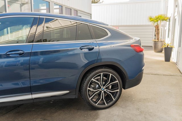 Suv in Bellevue, WA, United States 5 - 18731068