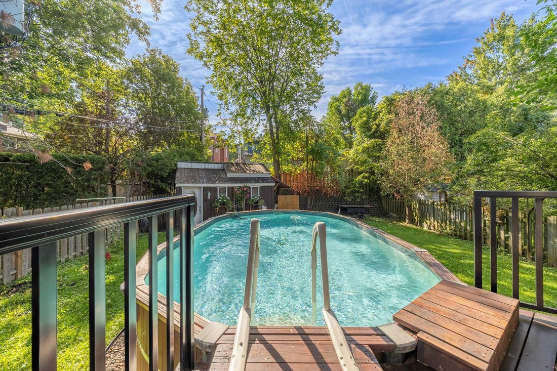 House in Montreal, Quebec, Canada 2 - 18730840
