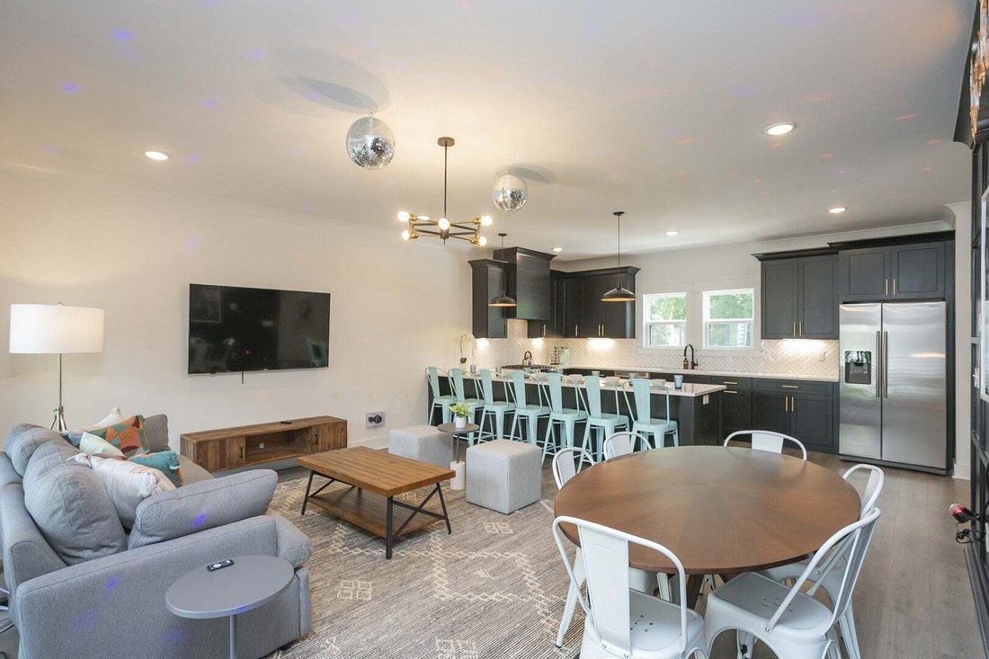 Co Op in Nashville, Tennessee, United States 2 - 18729666