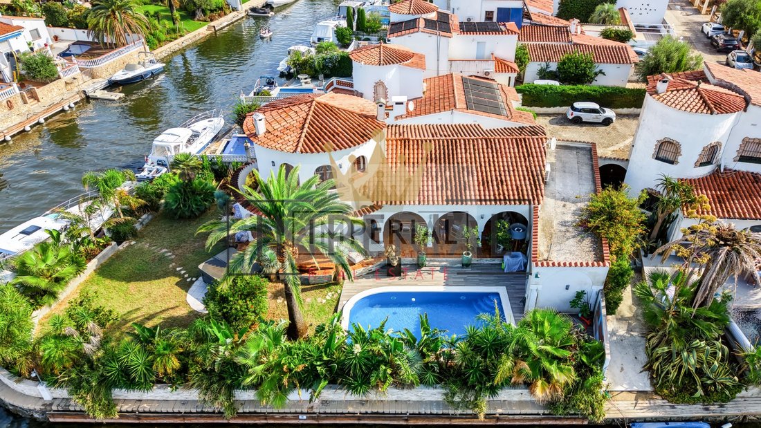 Maison à Empuriabrava, Catalogne, Espagne 2 - 18576431