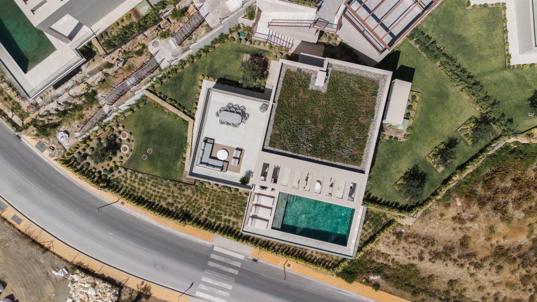 Villa in El Paraíso, Benahavis, Spain 4 - 18731034