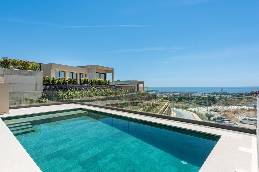 Villa in El Paraíso, Benahavis, Spain 2 - 18731055