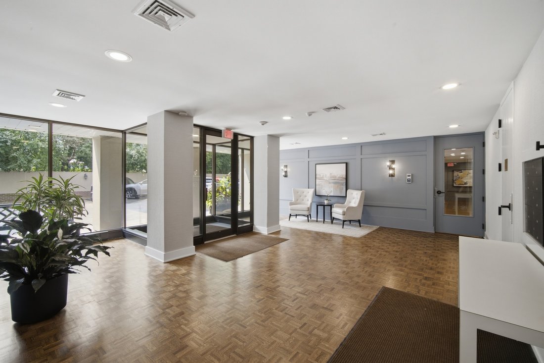 Condo in Winnetka, Illinois, United States 2 - 18730981