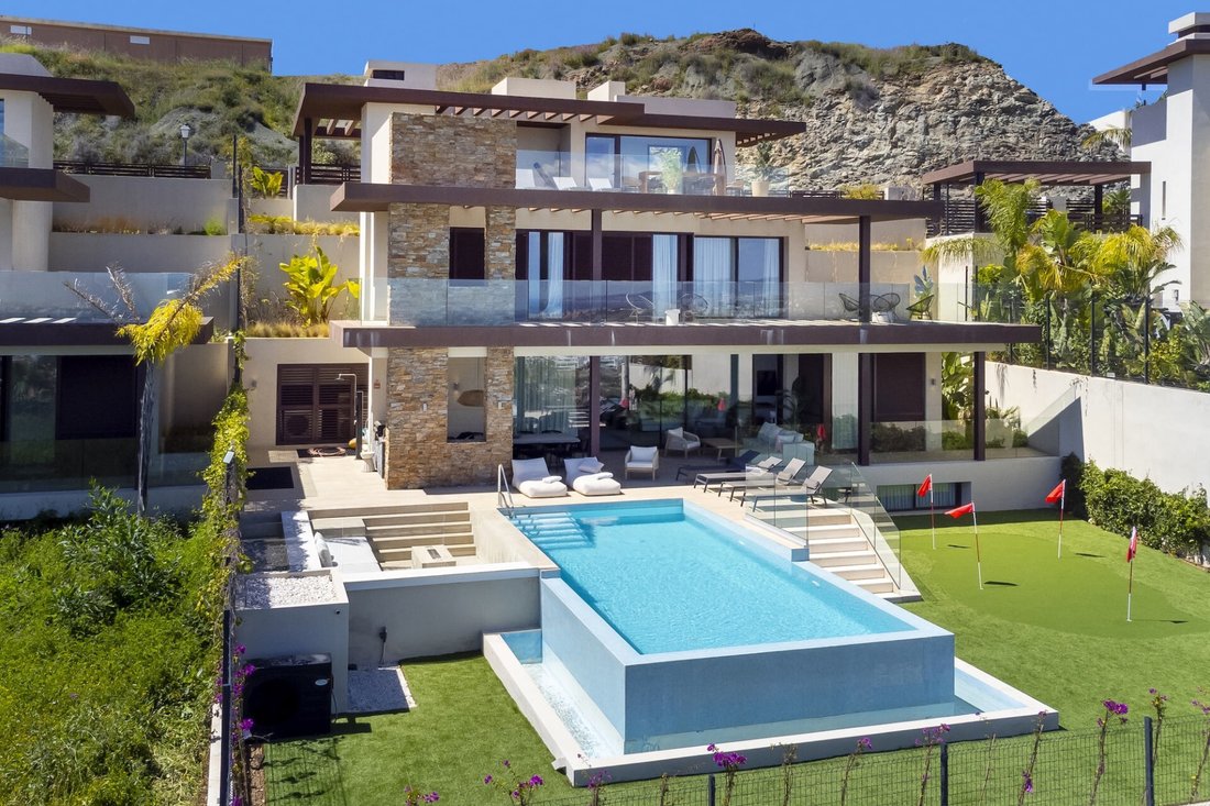 Villa in Benahavis, Andalusia, Spain 3 - 18730847