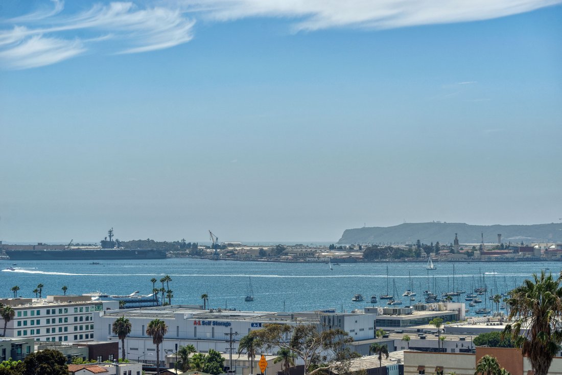 Condo in San Diego, California, United States 5 - 18730578