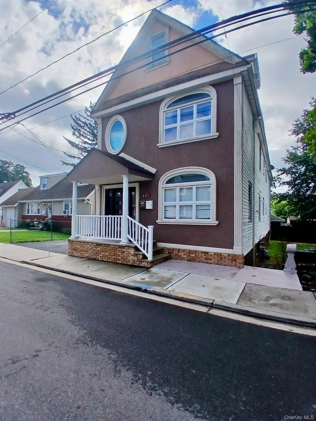 Haus in North New Hyde Park, New York, Vereinigte Staaten 2 - 18729611