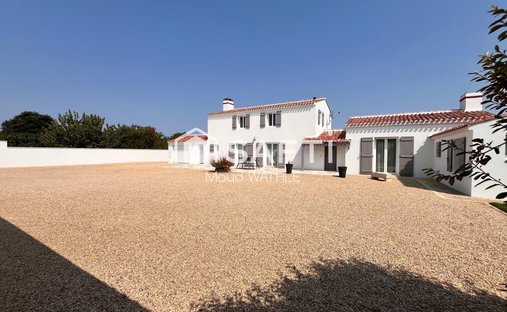 Casa a Puyravault, Paesi della Loira, Francia 1