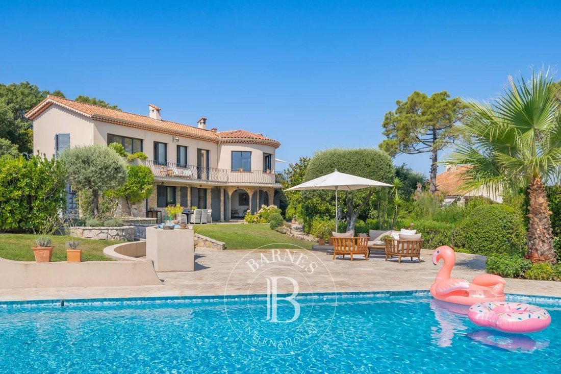 Villa en Mandelieu-la-Napoule, Provenza-Alpes-Costa Azul, Francia 1 - 18730828