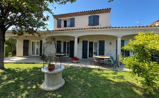 Maison à Cannes, Provence-Alpes-Côte d'Azur, France 1