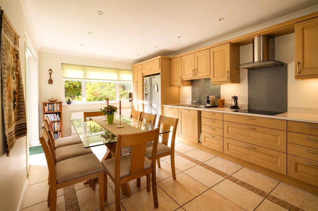 Haus in Godalming, England 3 - 18730226