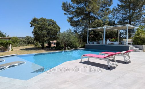 House in Nord, Saint-Clement-de-Riviere, France 1