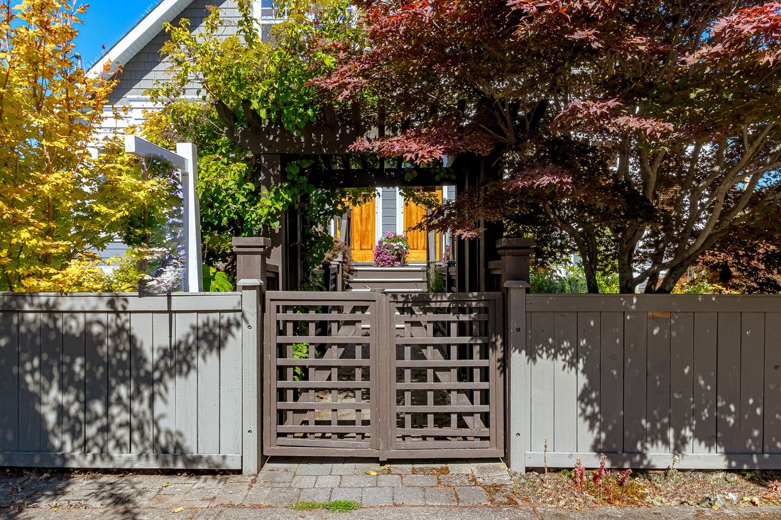 House in Victoria, British Columbia, Canada 2 - 18730696