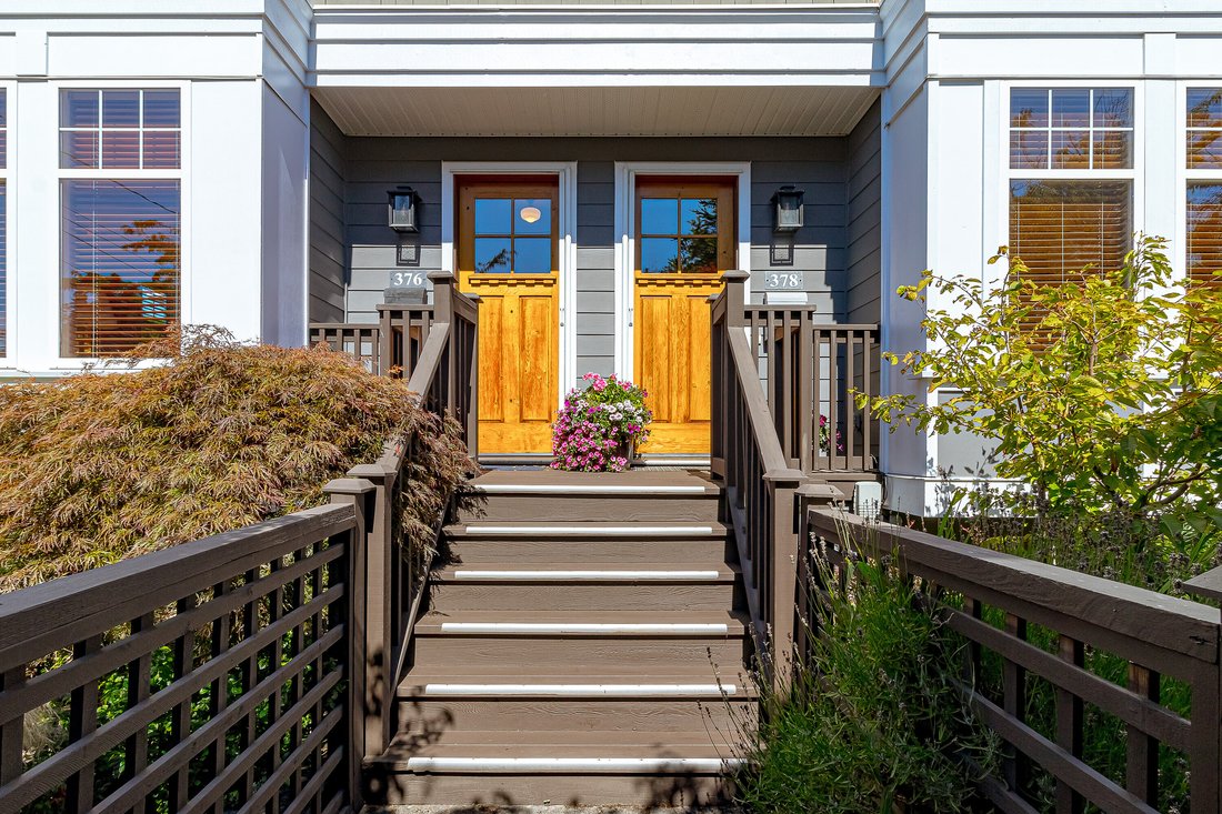 House in Victoria, British Columbia, Canada 3 - 18730696