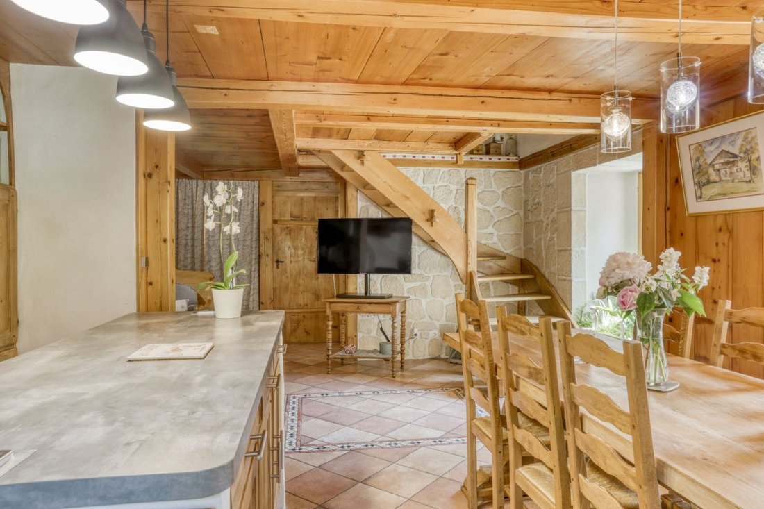 Chalet à Saint-Gervais-les-Bains, Auvergne-Rhône-Alpes, France 2 - 18730836