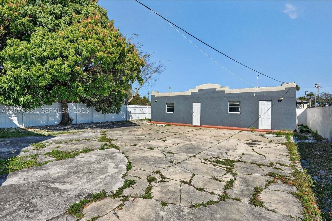 Miami, Florida, United States 2 - 18729804