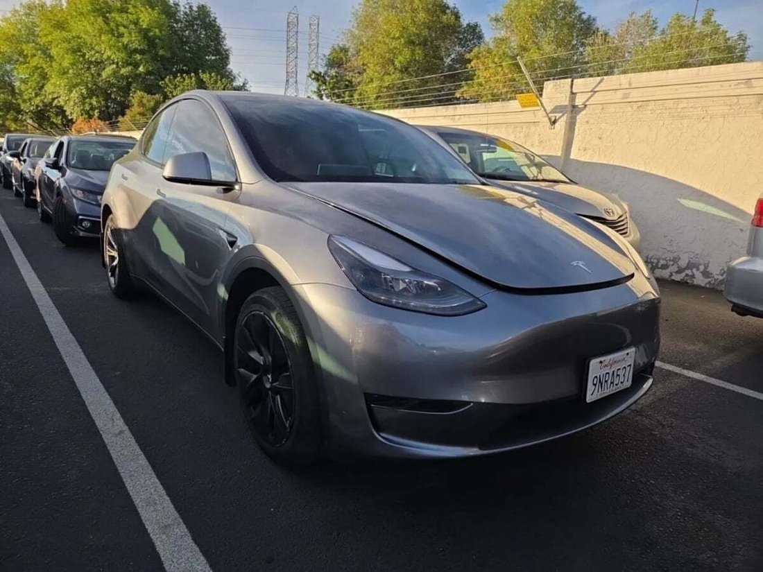 Suv in Newport Beach, CA, United States 5 - 18730541