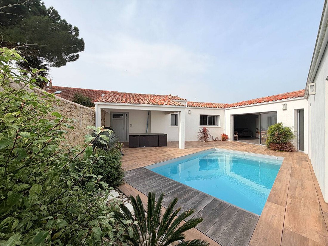 House in Centre Ville, La Rochelle, France 2 - 18730960