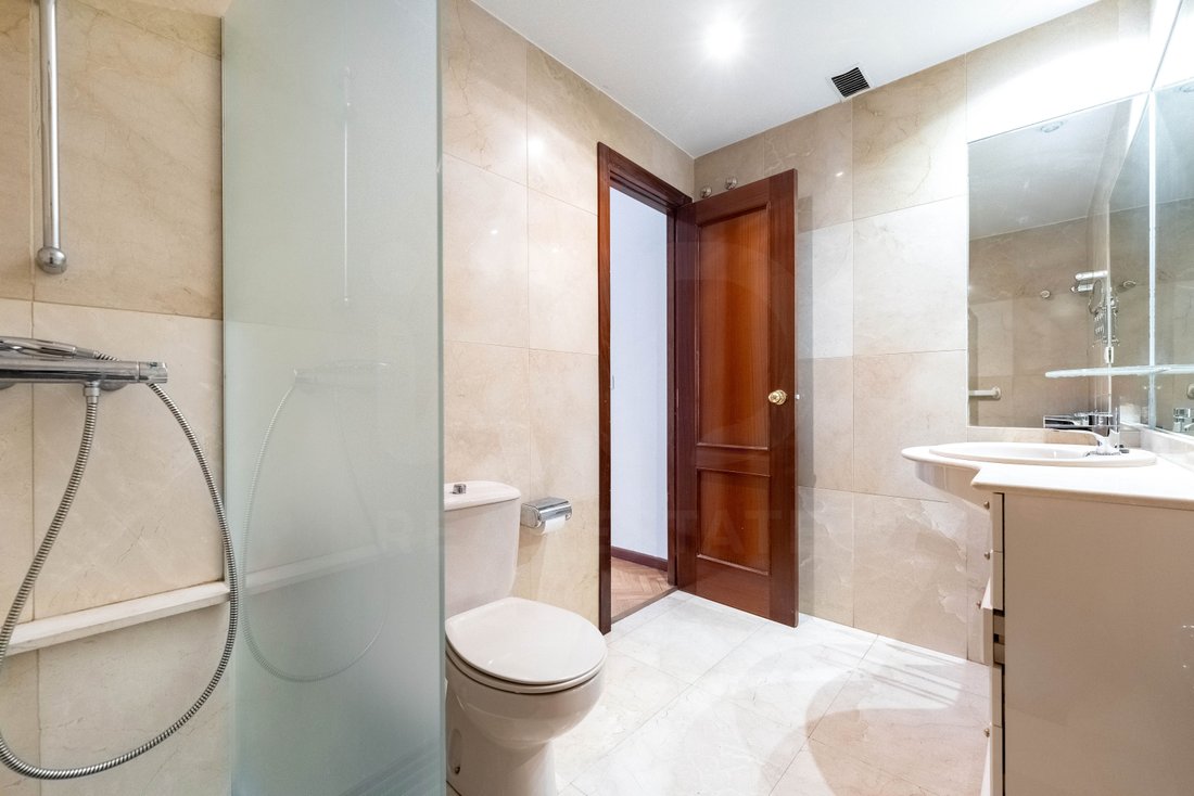 Appartement à Ciudad Lineal, Madrid, Espagne 3 - 18731062