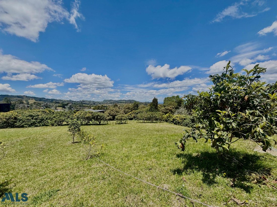 Land in Envigado, Antioquia, Colombia 1 - 18730279
