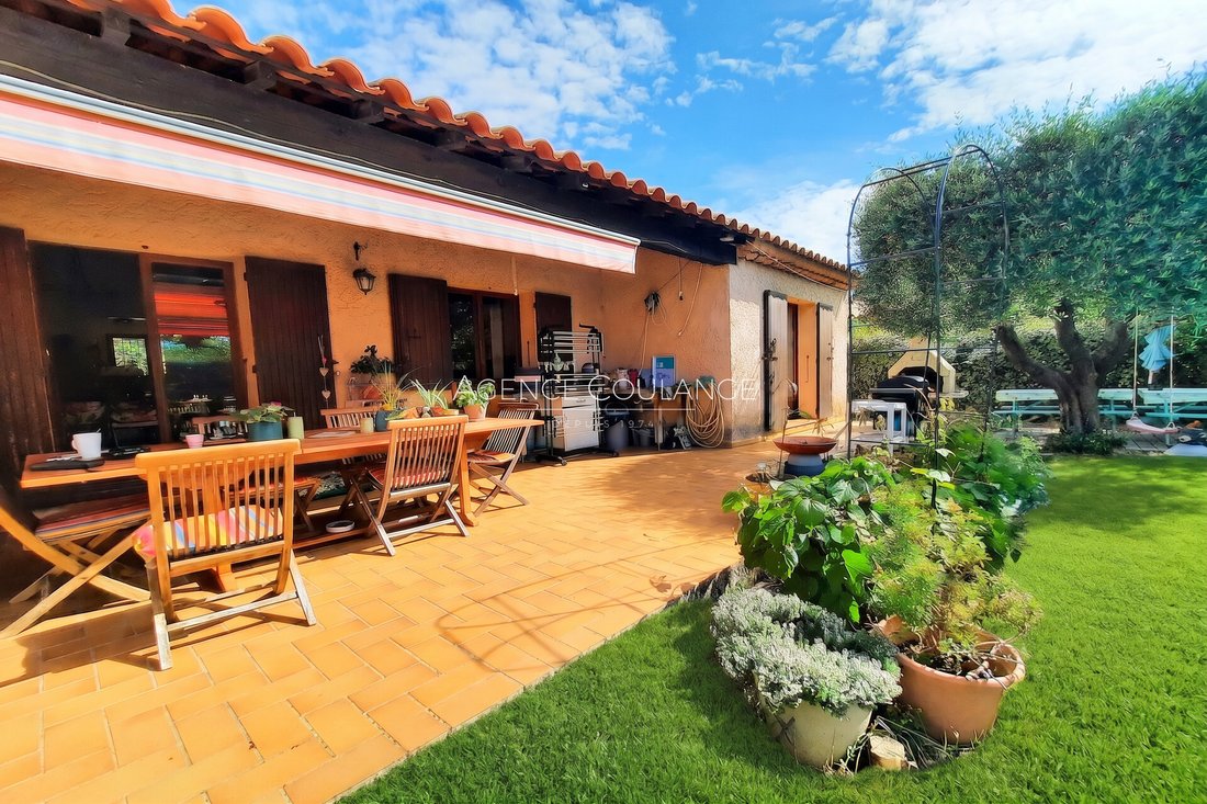 Villa en Saint-Cyr-sur-Mer, Provenza-Alpes-Costa Azul, Francia 2 - 18182251