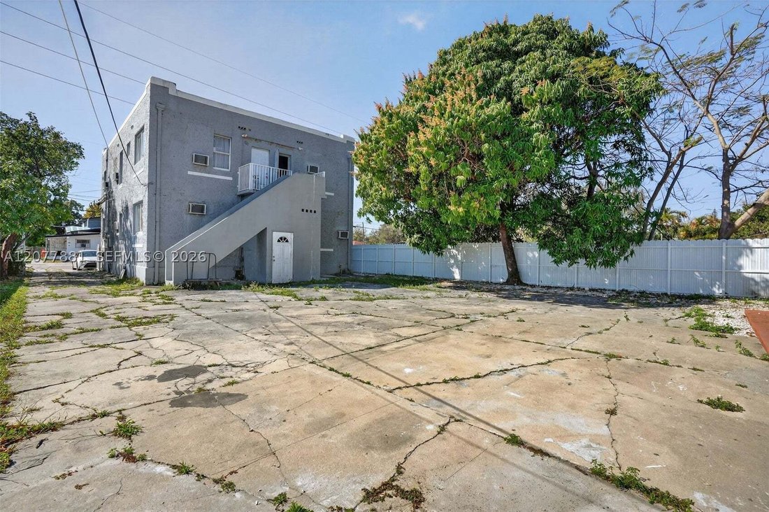 Miami, Florida, United States 5 - 18729804