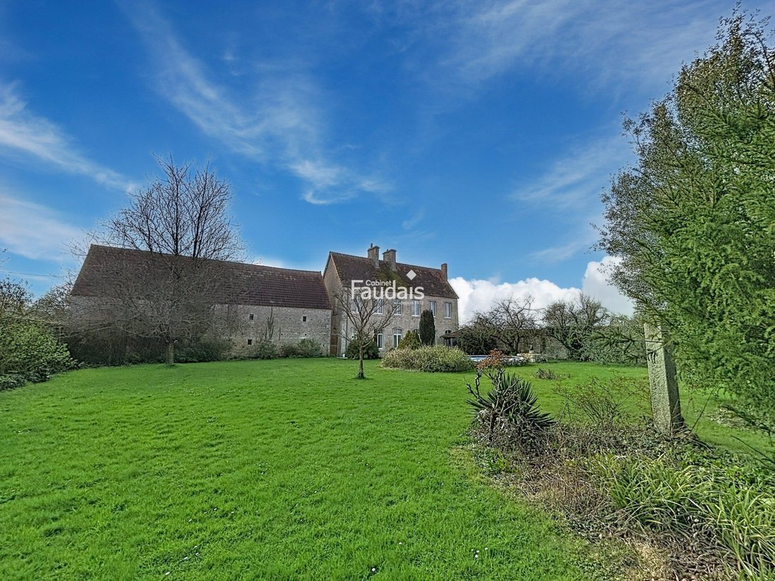 Château à Sainte-Mère-Église, Normandie, France 2 - 18730942