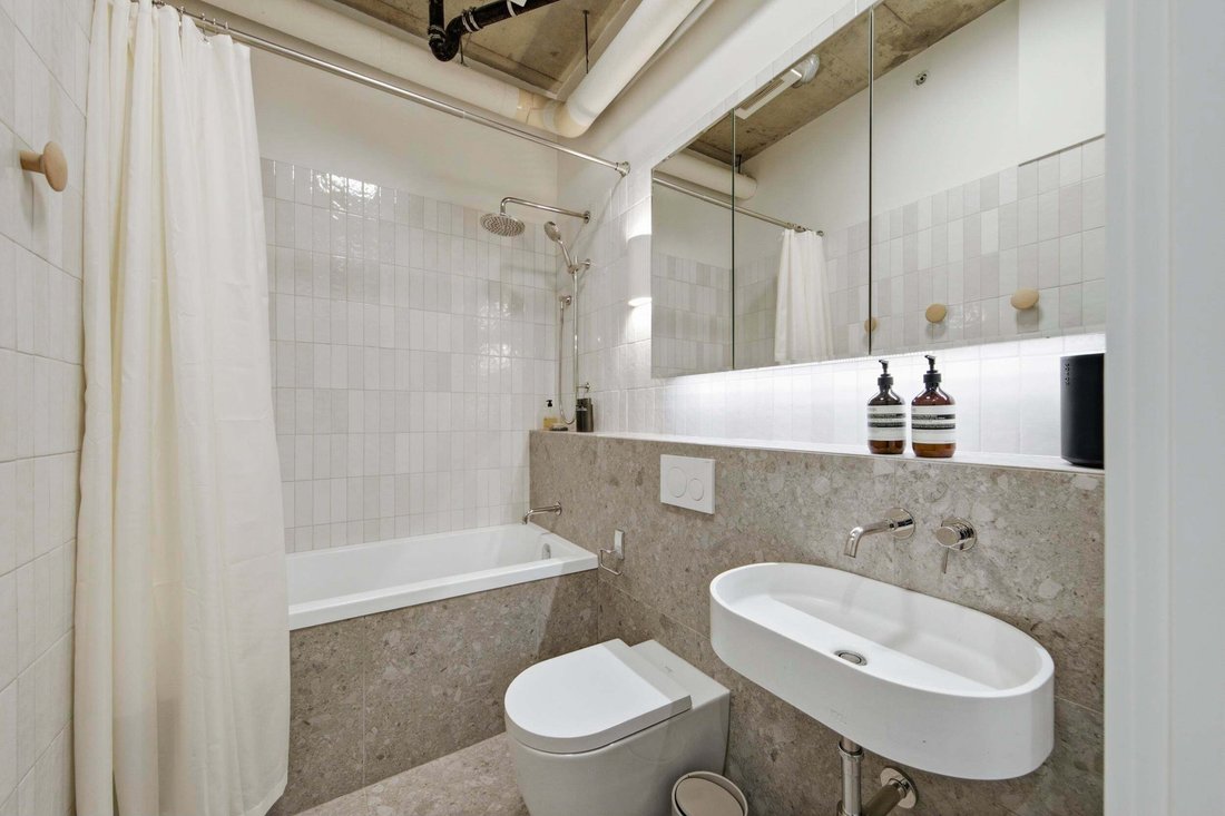 Condo in Vancouver, British Columbia, Canada 3 - 18730782