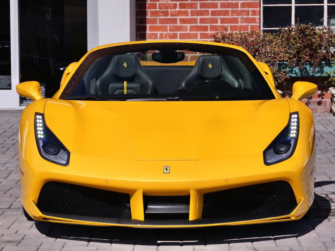 Cabriolet in Beverly Hills, CA, United States 2 - 18730905