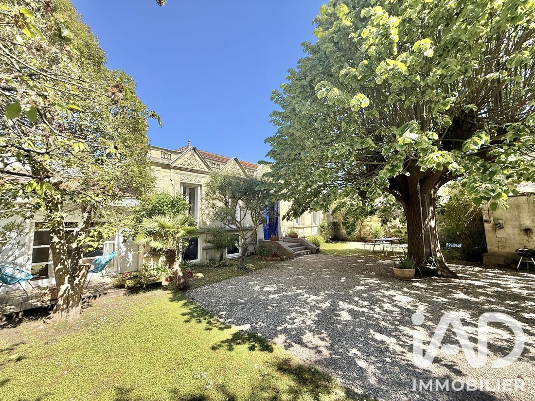 Haus in Capucins-Saint Michel-Nansouty-Saint Genès, Bordeaux, Frankreich 1 - 18732772