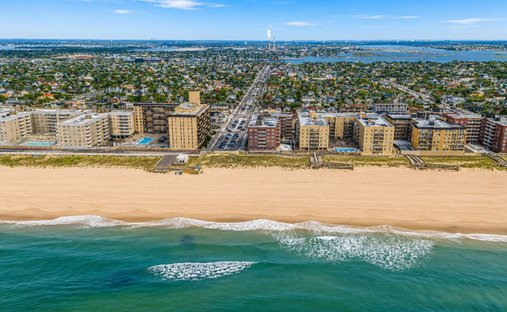 Co Op in Long Beach, New York, United States 1